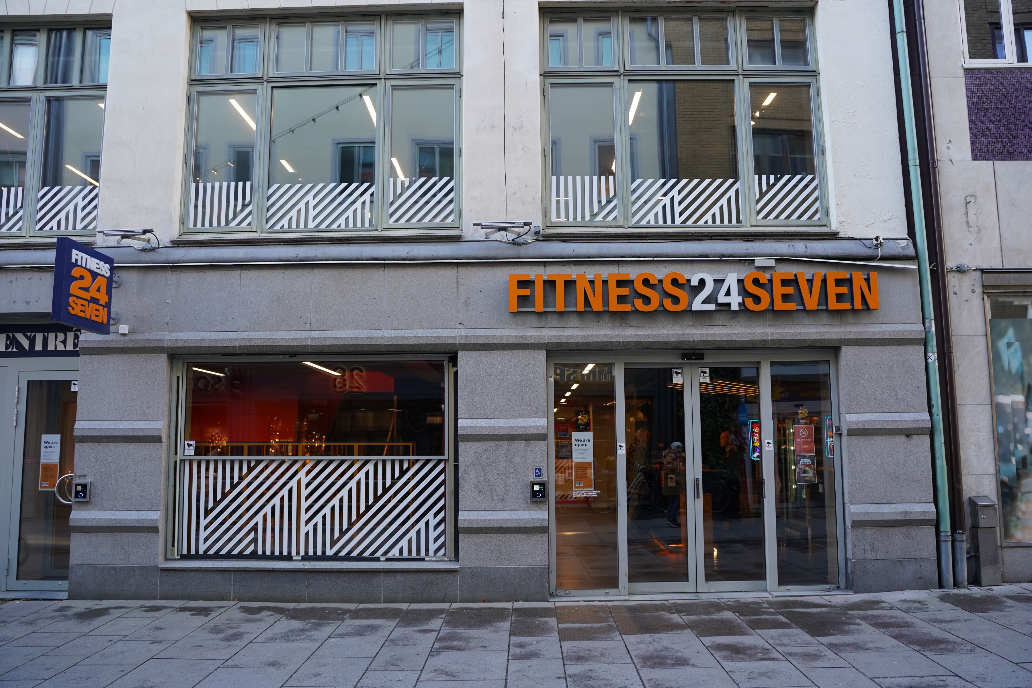 Göteborg Kungsgatan Fitness24Seven gym from the street